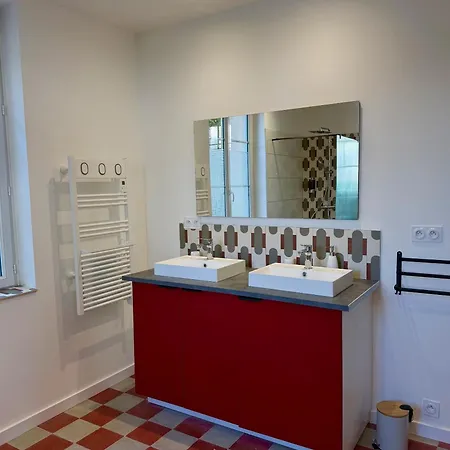 Maison Sur Les Hauteurs De La *