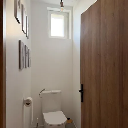 Maison Sur Les Hauteurs De La *