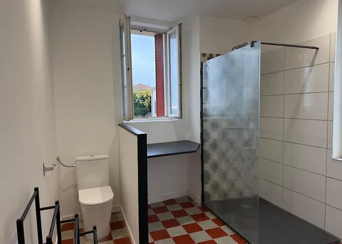 Maison Sur Les Hauteurs De La *