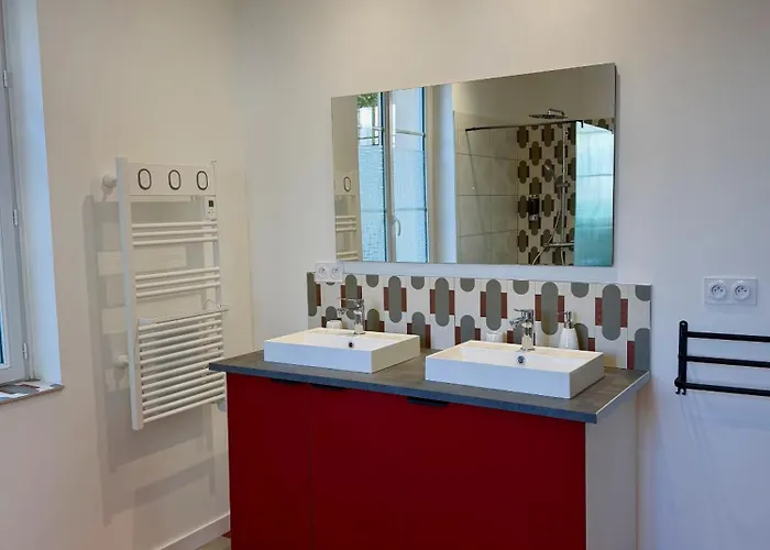 Maison Sur Les Hauteurs De La *